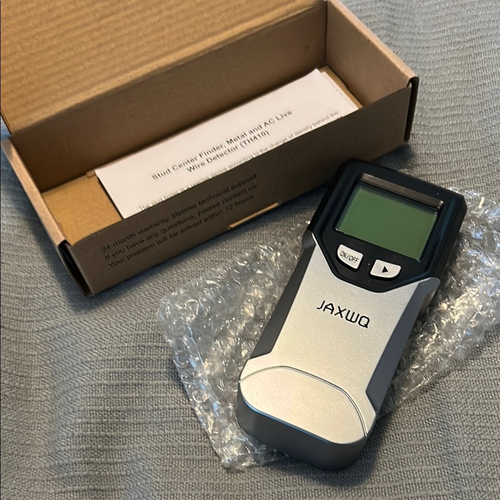 JAXWQ Digital Stud Finder in Silver and Black, New NWT